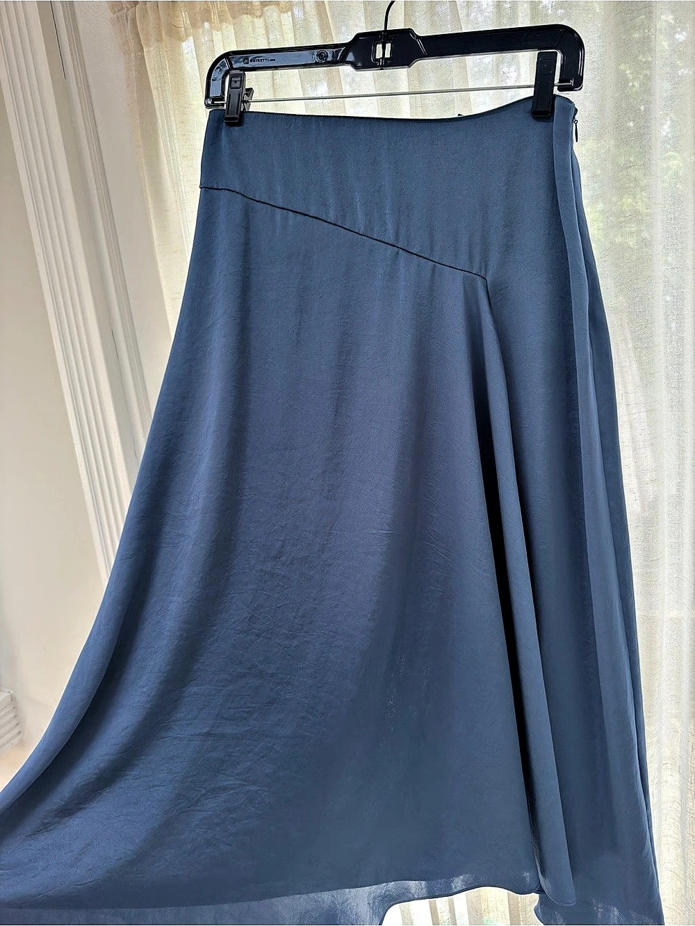 Theory Draped Midi Skirt in Blue Size 4 used, in very good condition